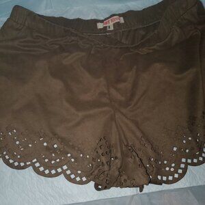 Hot mess lace shorts